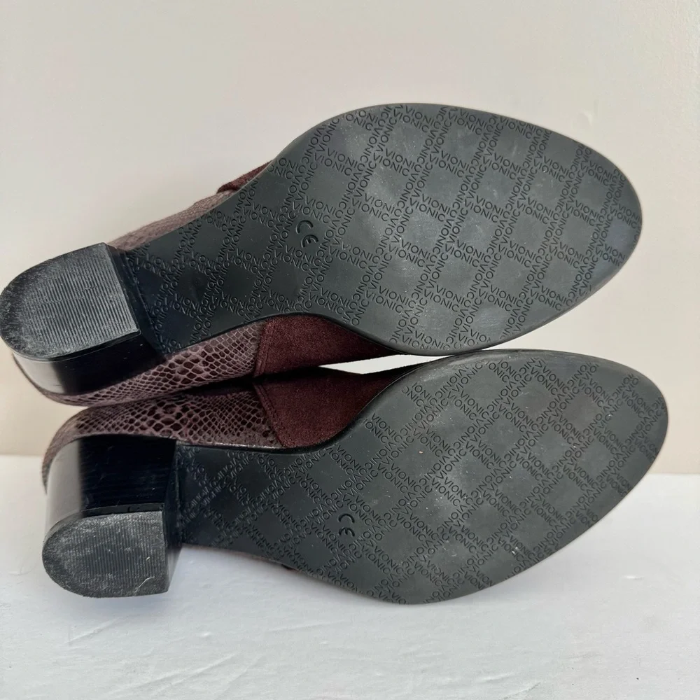 Vionic Anne Ankle Boots In Java Snake size 8